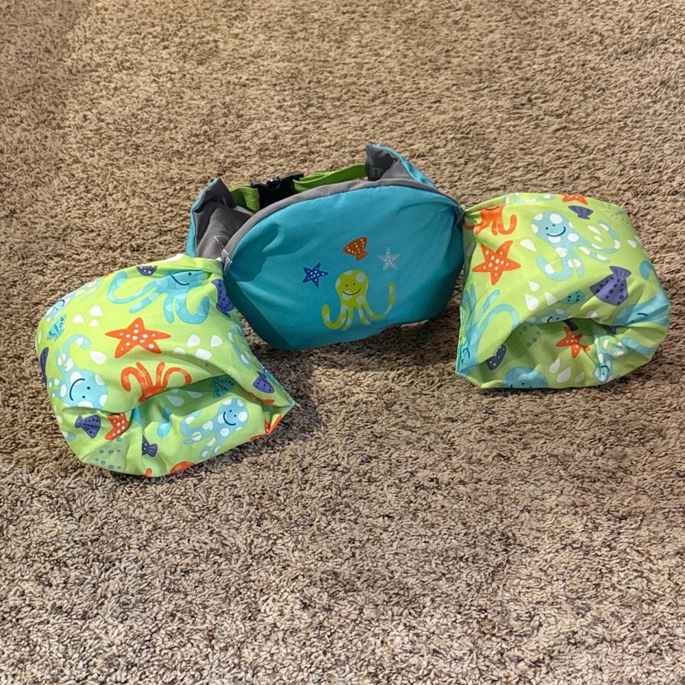 Kids puddle jumper with Octopus Design - Green and Blue